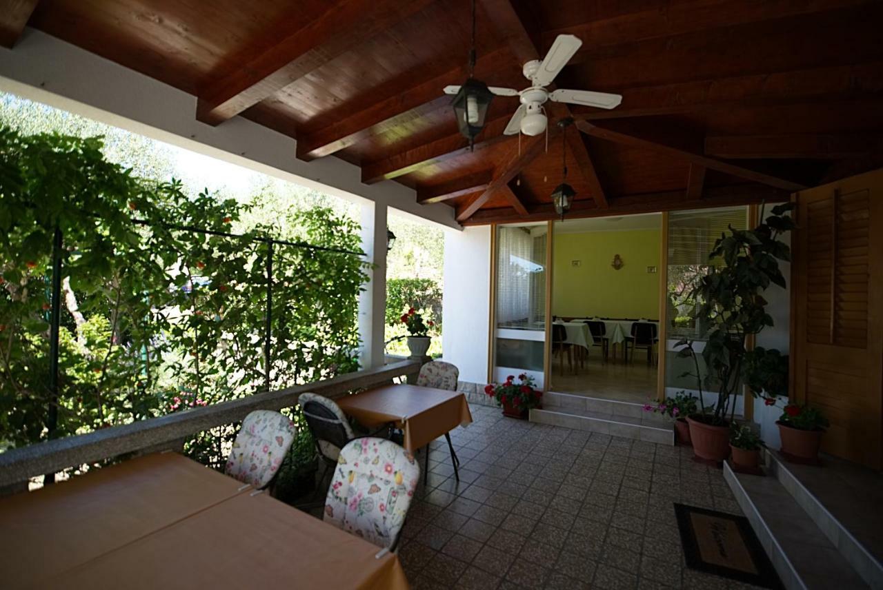 Balen Guest House Rab Town Exterior foto